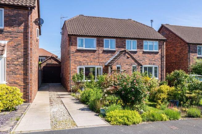 3 bed property, in Town End Close, £235,000