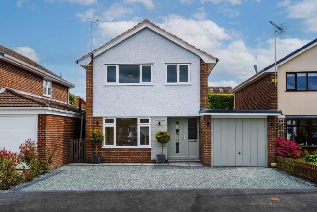 3 bed property, in Croft Close, £425,000