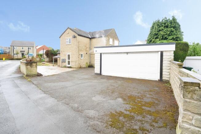 4 bed property, in Crossley Lane, £300,000