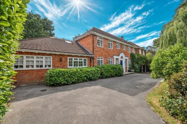 5 bed property, in Pine Road, £1,950,000
