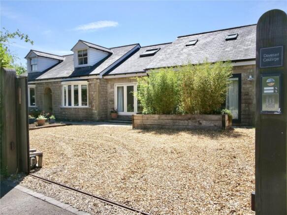 5 bed property, in Commmon Lane, £675,000