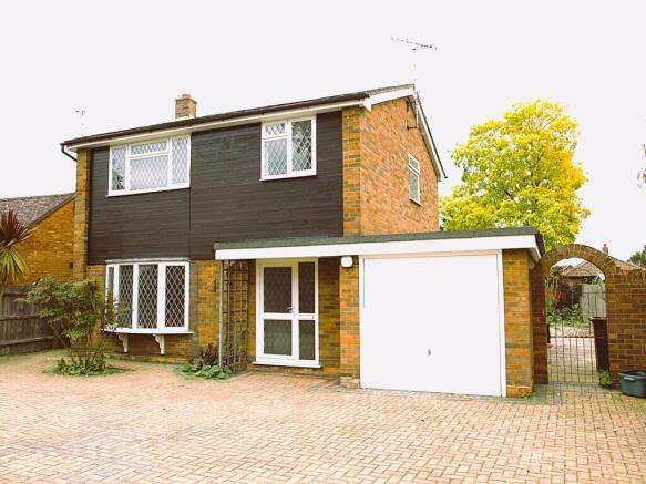 3 bed property, in High Street, £495,000