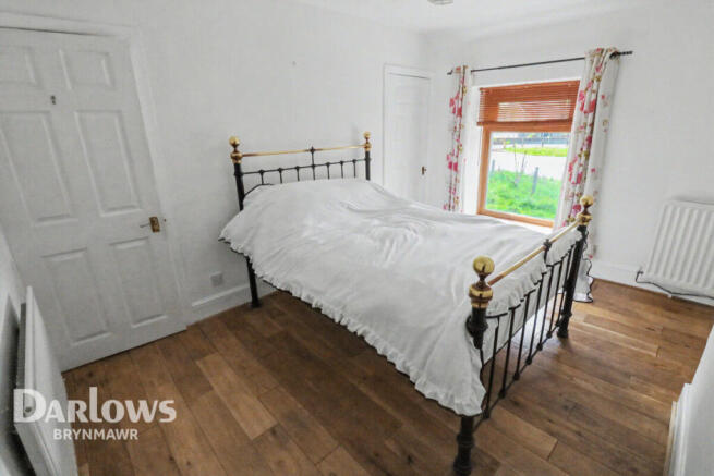 2 bed property, in Boundary Street, £125,000