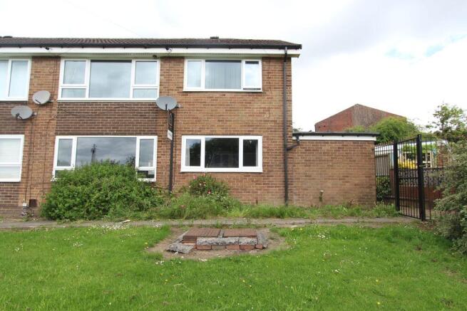 1 bed property, in Greengate Close, £60,000