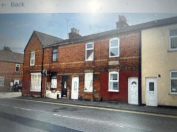2 bed property, in Springfield Road, £95,000