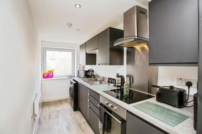 2 bed property, in Mixenden Road, £70,000