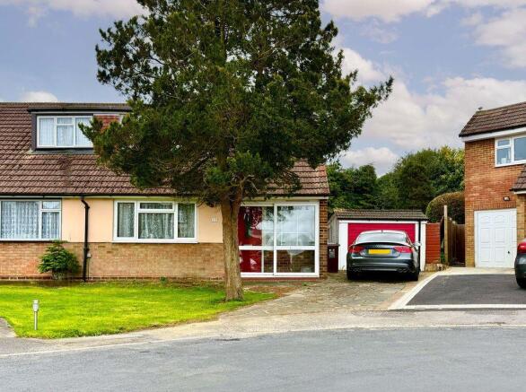 3 bed property, in Martin Close, £475,000