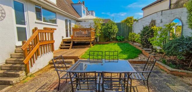 3 bed property, in St. Davids Close, £352,500