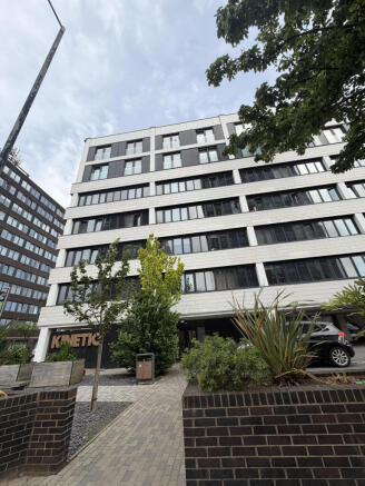 1 bed property, in Kinetic 88-92, £90,000