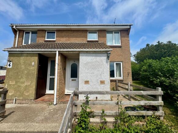 1 bed property, in Iford Close, £144,500