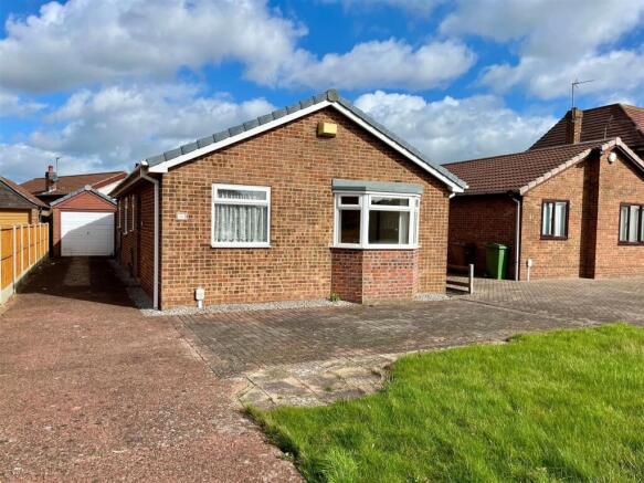 2 bed property, in Weghill Road, £199,950