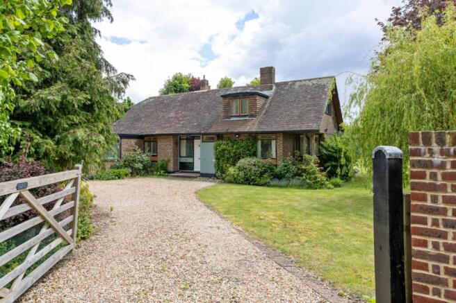 5 bed property, in Bosham, £795,000