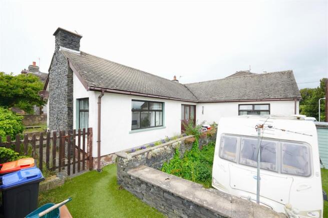 2 bed property, in Pannatt Hill, £260,000