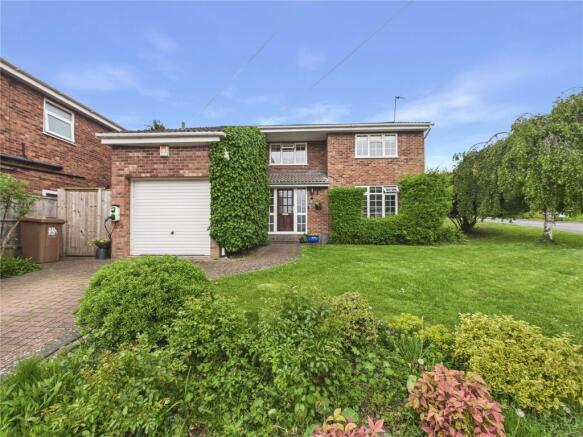 4 bed property, in Greenhill Drive, £425,000