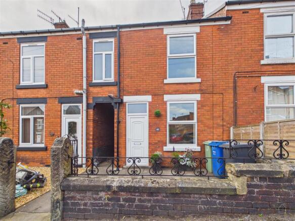 2 bed property, in Wharf Lane, £160,000