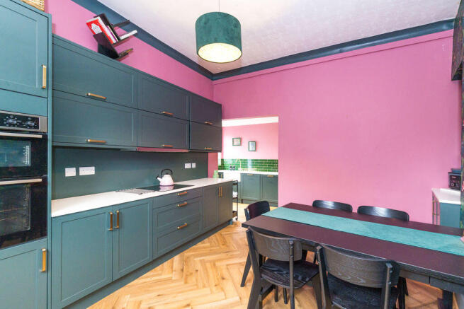 4 bed property, in Swinley Road, £290,000