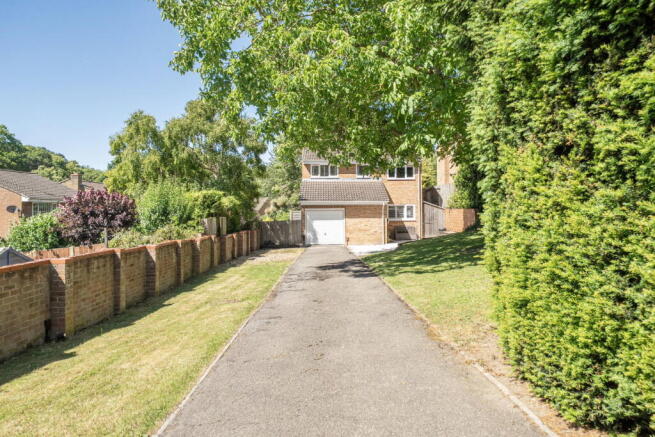 4 bed property, in Goodall Close, £475,000