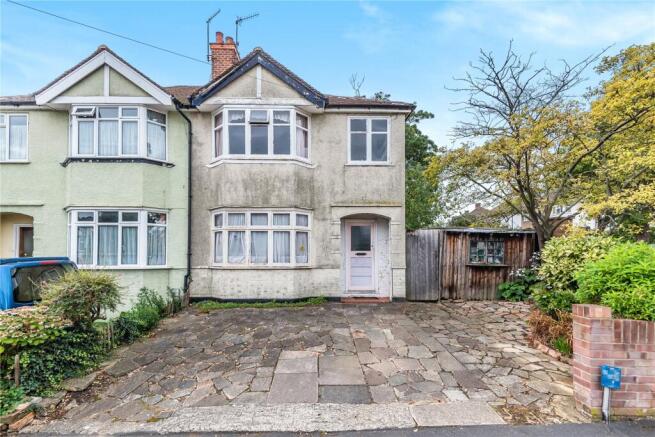 4 bed property, in Herkomer Close, £650,000