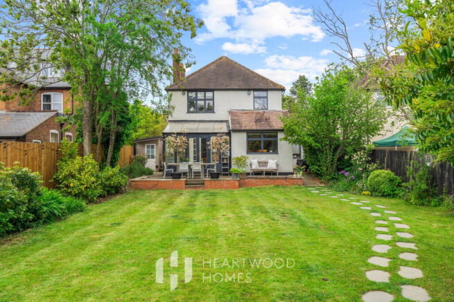 4 bed property, in Hatfield Road, £850,000
