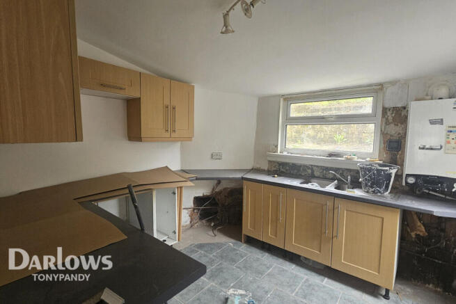 2 bed property, in Edmondes Street, £95,000