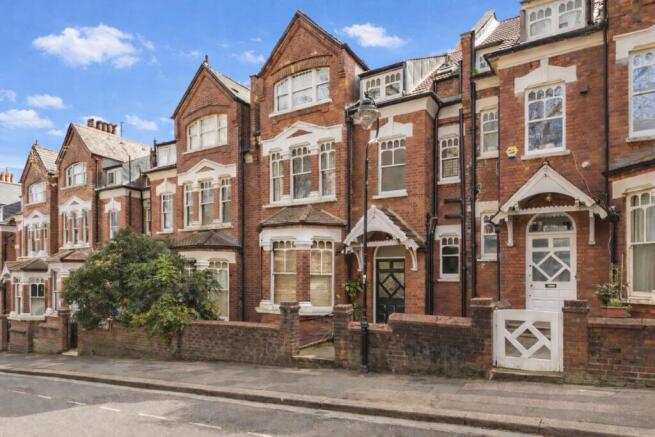 6 bed property, in Jacksons Lane, £2,750,000
