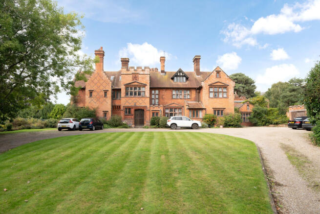 14 bed property, in Oulton Broad, £1,195,000