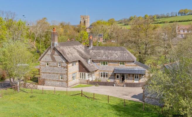 4 bed property, in Toller Porcorum, £800,000