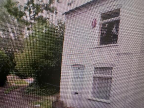 2 bed property, in Second Wood Street, £115,000