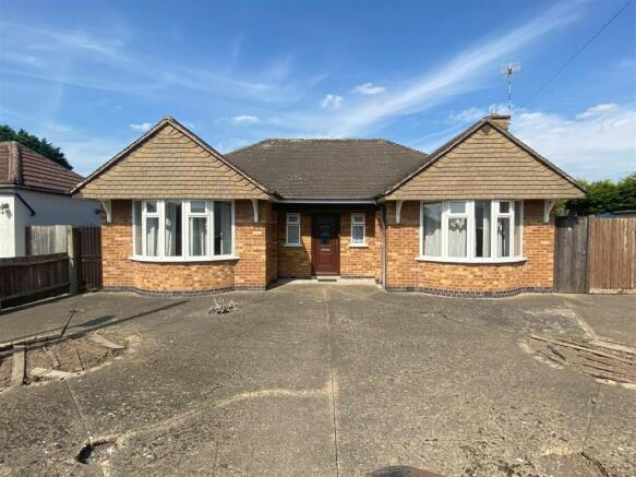 2 bed property, in Oxford Street Syston Leicester, £310,000
