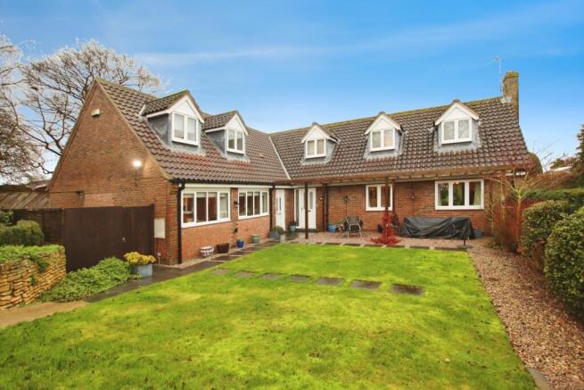 5 bed property, in Grantham Road, £525,000