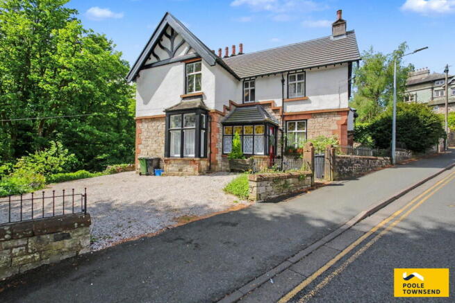 6 bed property, in Gillinggate, £675,000