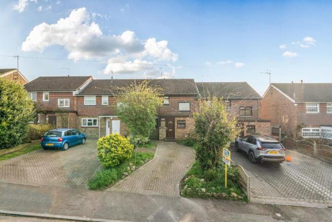 2 bed property, in Browndens Road, £340,000