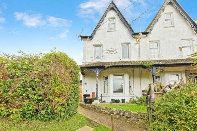 3 bed property, in Shakespeare Road, £140,000