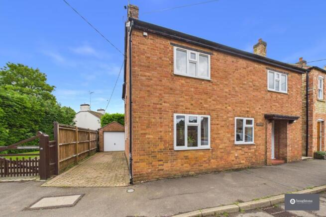 3 bed property, in Broad Street, £350,000