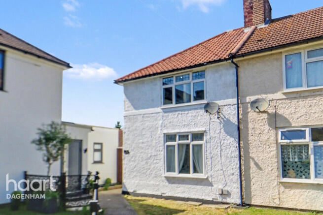2 bed property, in Thompson Road, £350,000
