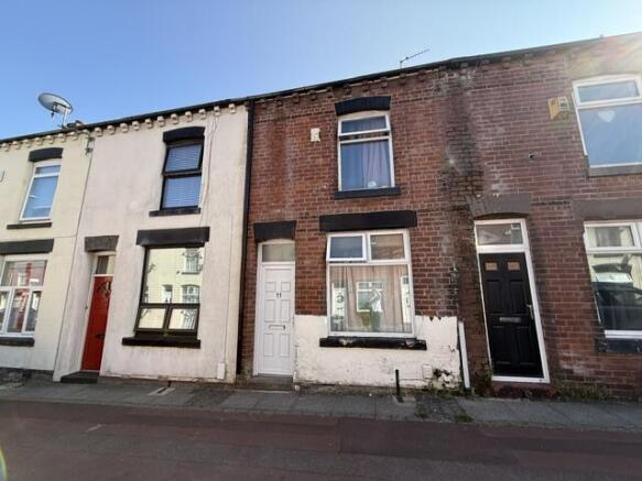 2 bed property, in 11 Dougill Street, £90,000