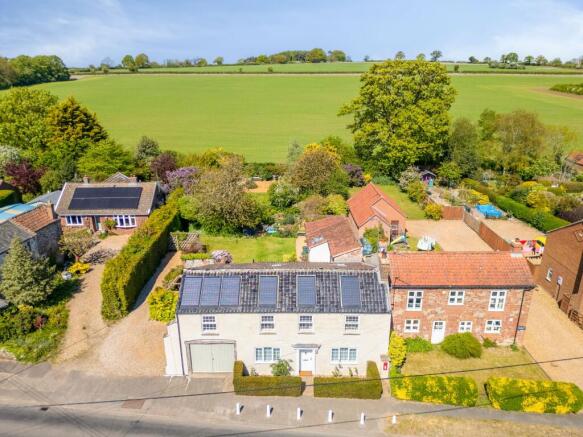 4 bed property, in Charming Four Bedroom Countryside Home in West Rudham, £600,000