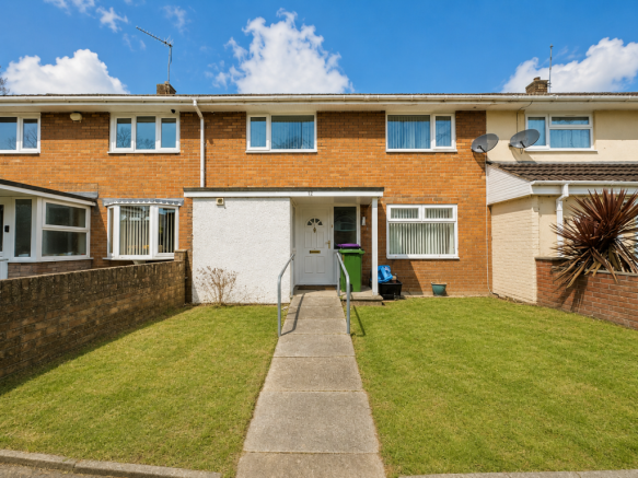 2 bed property, in Fetty Place, £165,000