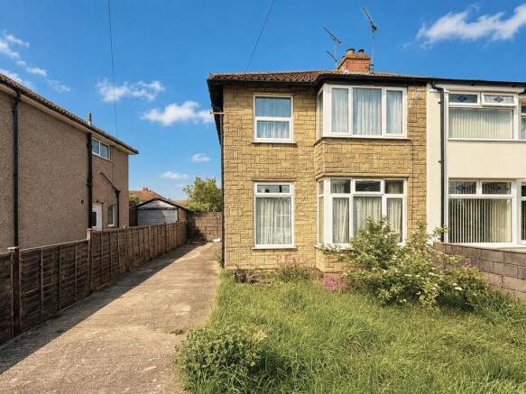 3 bed property, in Wonderful Opportunity On Bude Road, £325,000