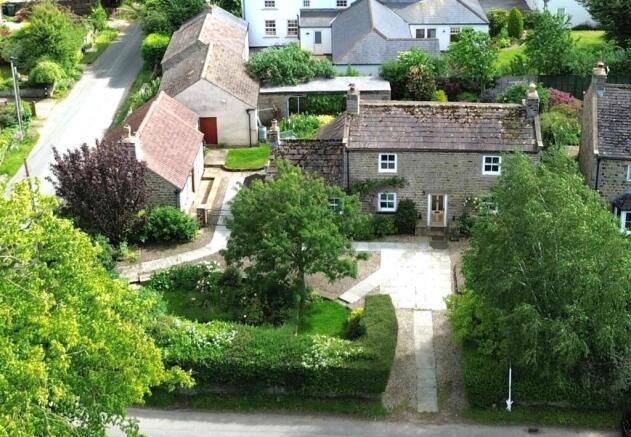 3 bed property, in Hargill Lane, £560,000
