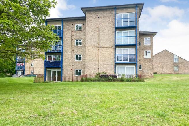 1 bed property, in Foreman Street, £100,000