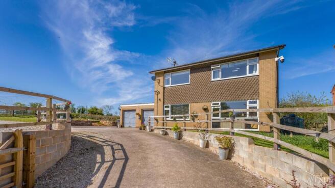 3 bed property, in St. Michaels Road, £500,000