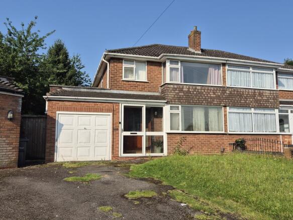 3 bed property, in Theodore Close, £235,000