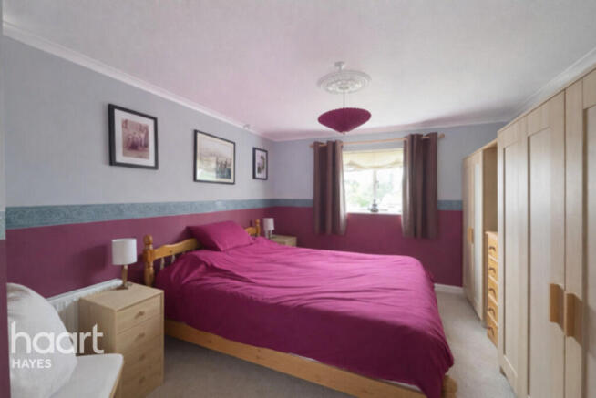 3 bed property, in Hornbeam Road, £500,000