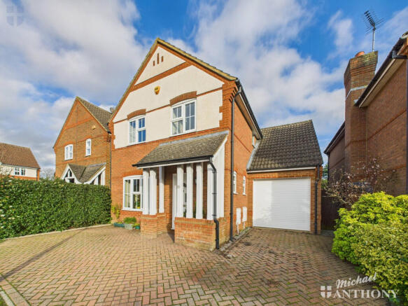 4 bed property, in Church Farm Close, £575,000