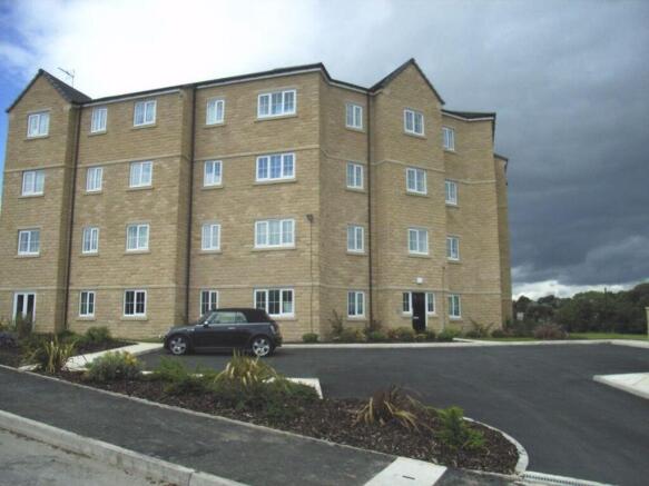1 bed property, in Calder View, £40,000
