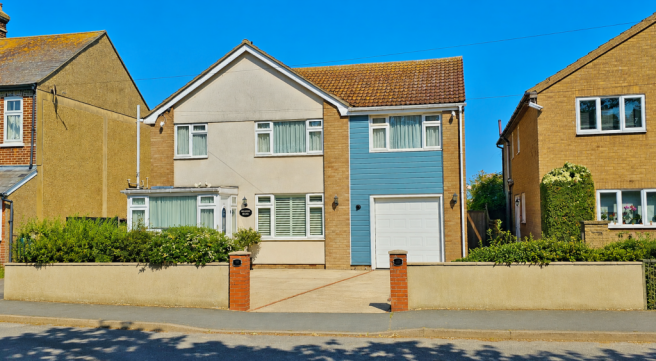 4 bed property, in Elm Tree Avenue, £650,000