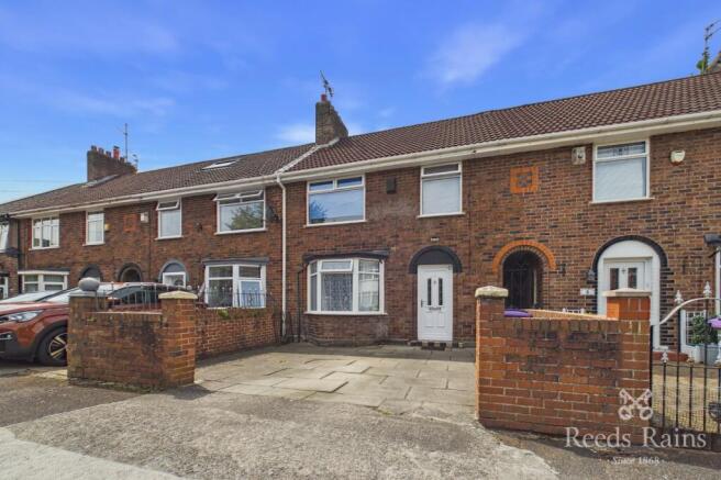 3 bed property, in Winsford Road, £170,000