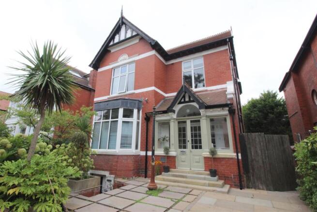 7 bed property, in Orchard Road, £625,000