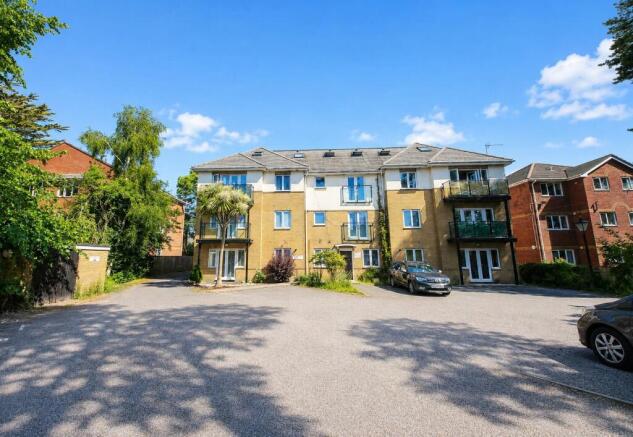 2 bed property, in Flat 9 Kingsholme, £230,000